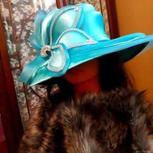 Ms Divine Vintage Hat